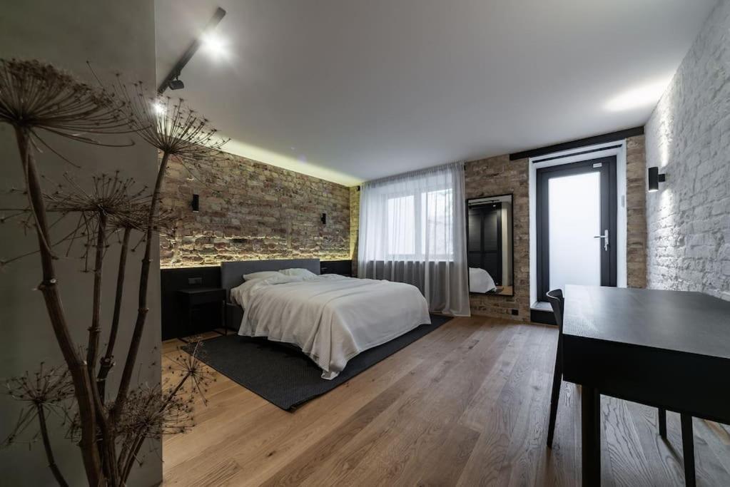 3 Storey Apartment With A Character And A Terrace Riga Exterior foto